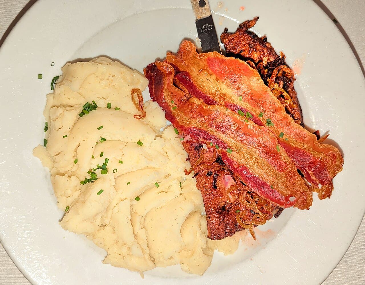 Example liver and onions with mashed potatoes